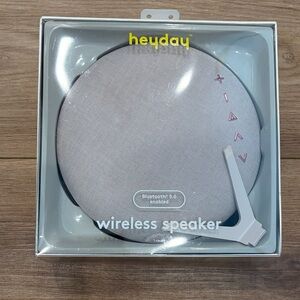 🎼Heyday Bluetooth Speaker in Light Pink